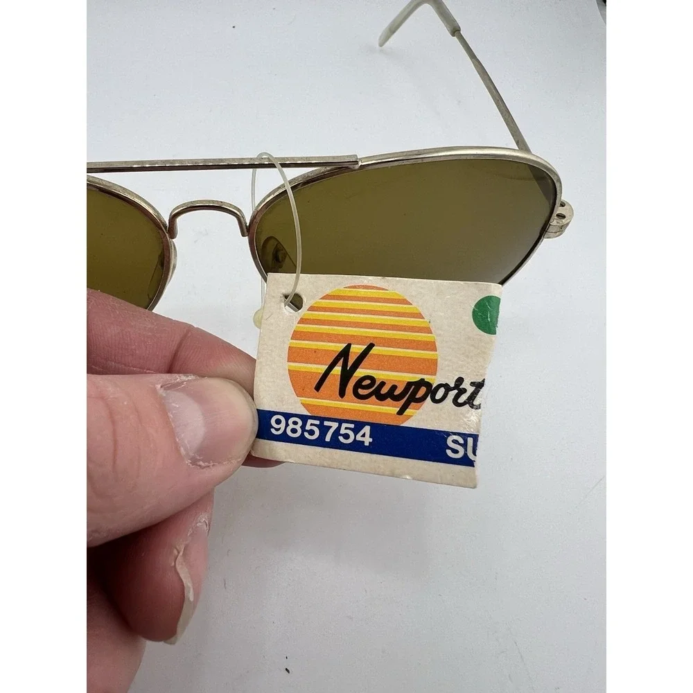 Vintage 1988 Newport Newport Beach Aviator Sunglasses Gold Brown Lens 985754